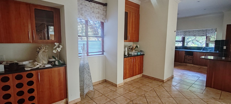 4 Bedroom Property for Sale in WestLake Country Safari Estate North West